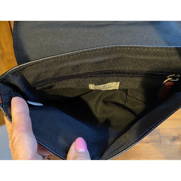 St. John's Bay Black Crossbody Bag with Sleek Design - Picture 7 of 11